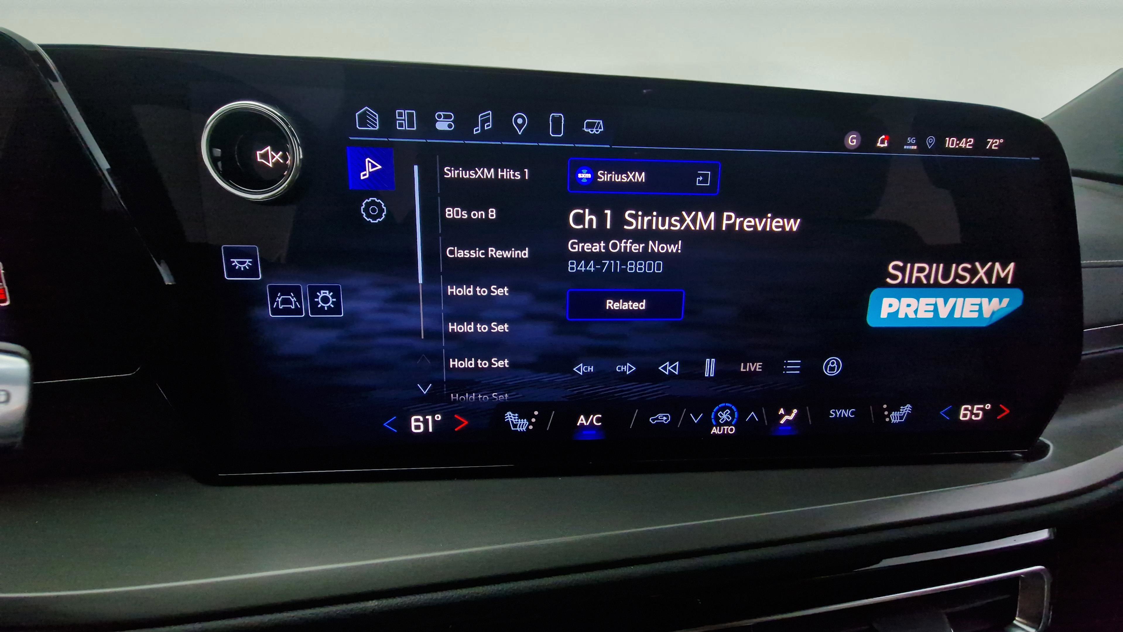 New 2025 Chevrolet Traverse LT w/ Midnight/Sport Edition image 18