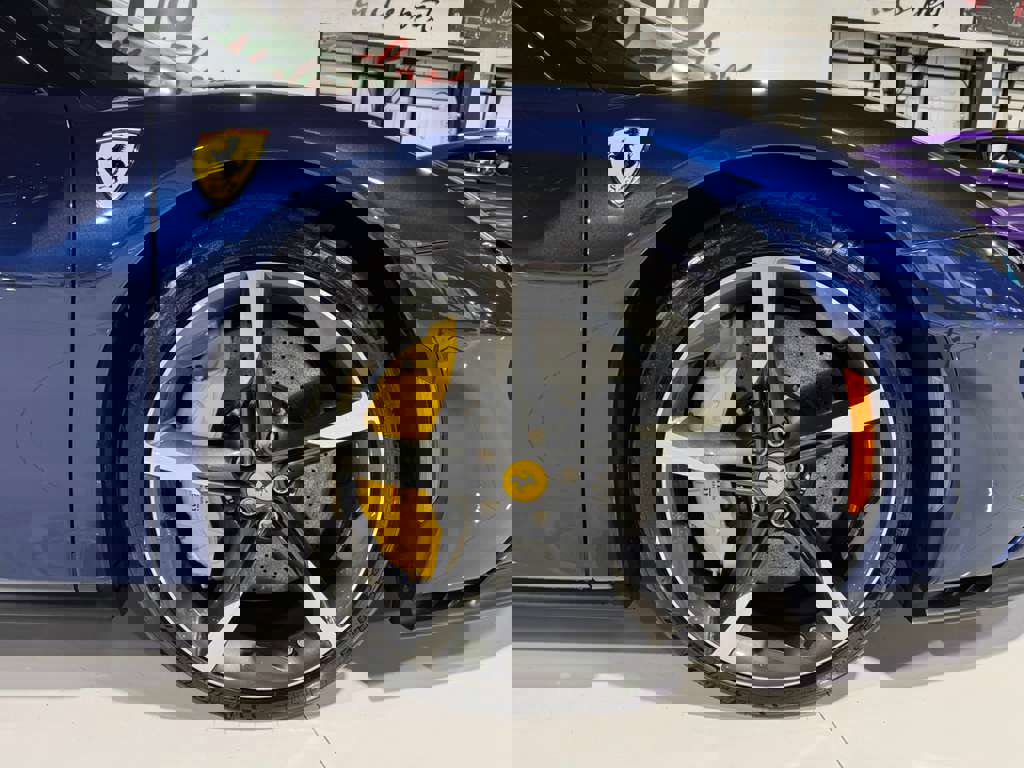 Used 2023 Ferrari SF90 Spider image 55