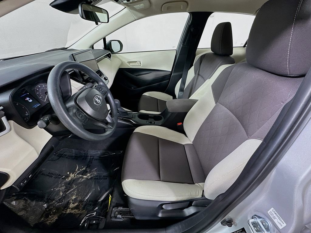 Used 2025 Toyota Corolla LE image 15