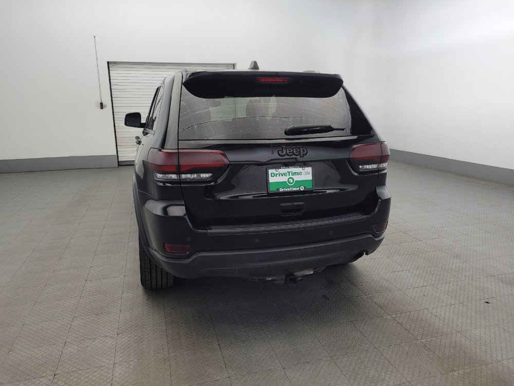 Used 2019 Jeep Grand Cherokee Laredo w/ Laredo X Package RWD image 6