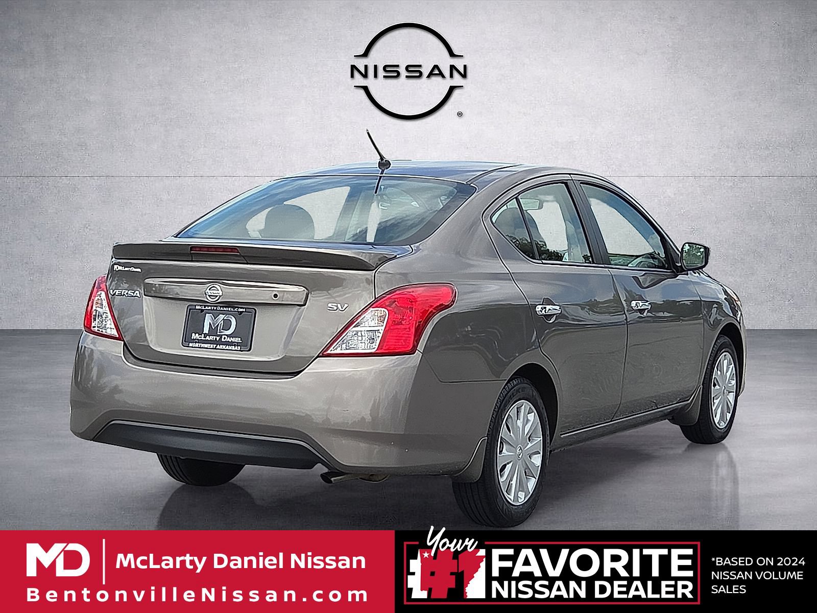 Used 2017 Nissan Versa SV FWD image 5