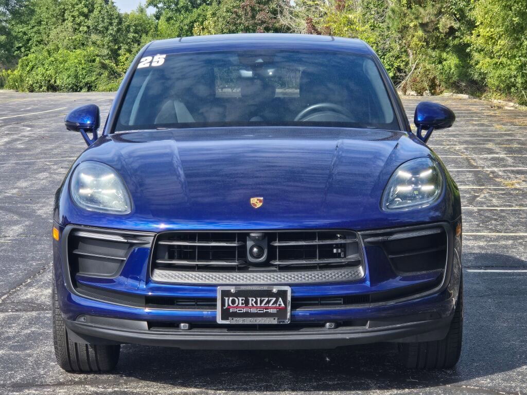 Certified 2025 Porsche Macan image 10