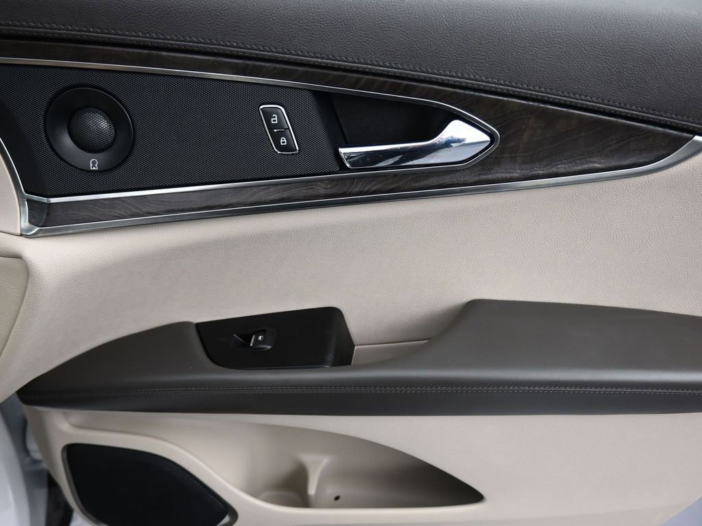 Used 2020 Lincoln Nautilus Reserve w/ Equipment Group 201A FWD image 47