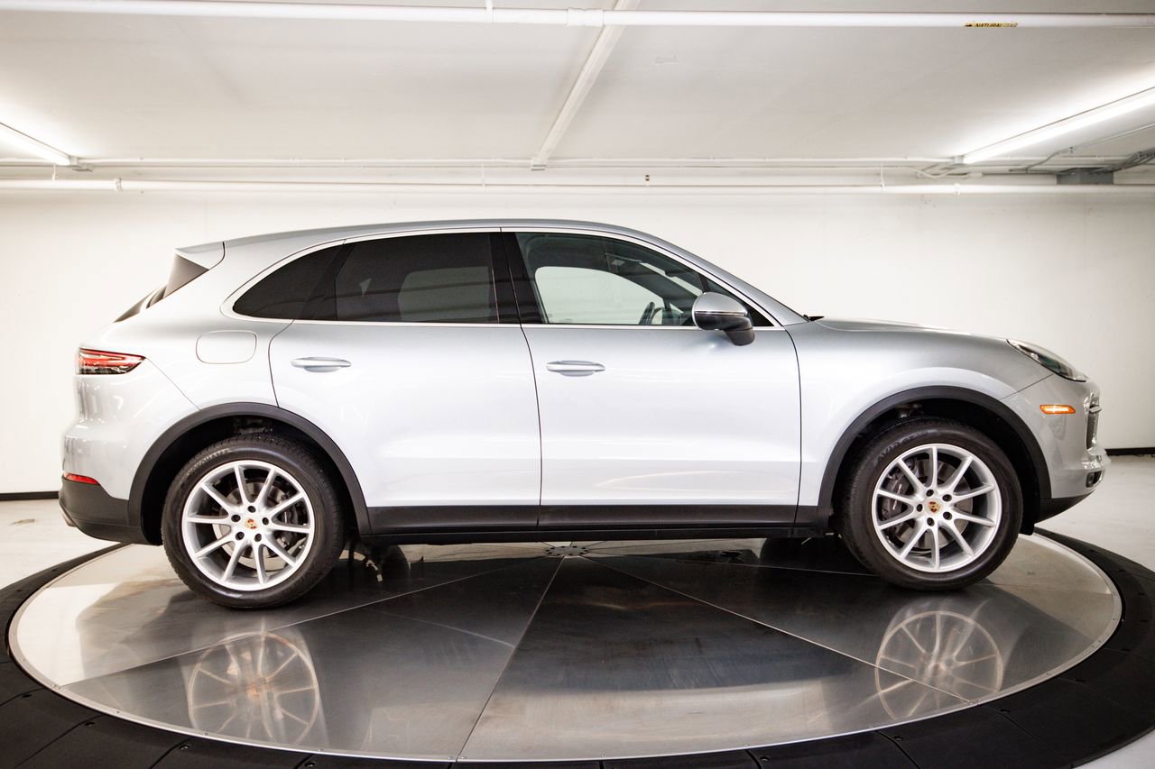 Used 2023 Porsche Cayenne AWD/4WD image 8