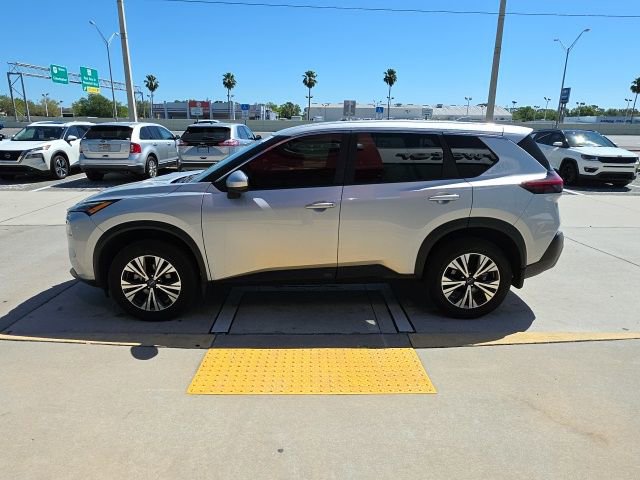 Used 2023 Nissan Rogue SV image 7