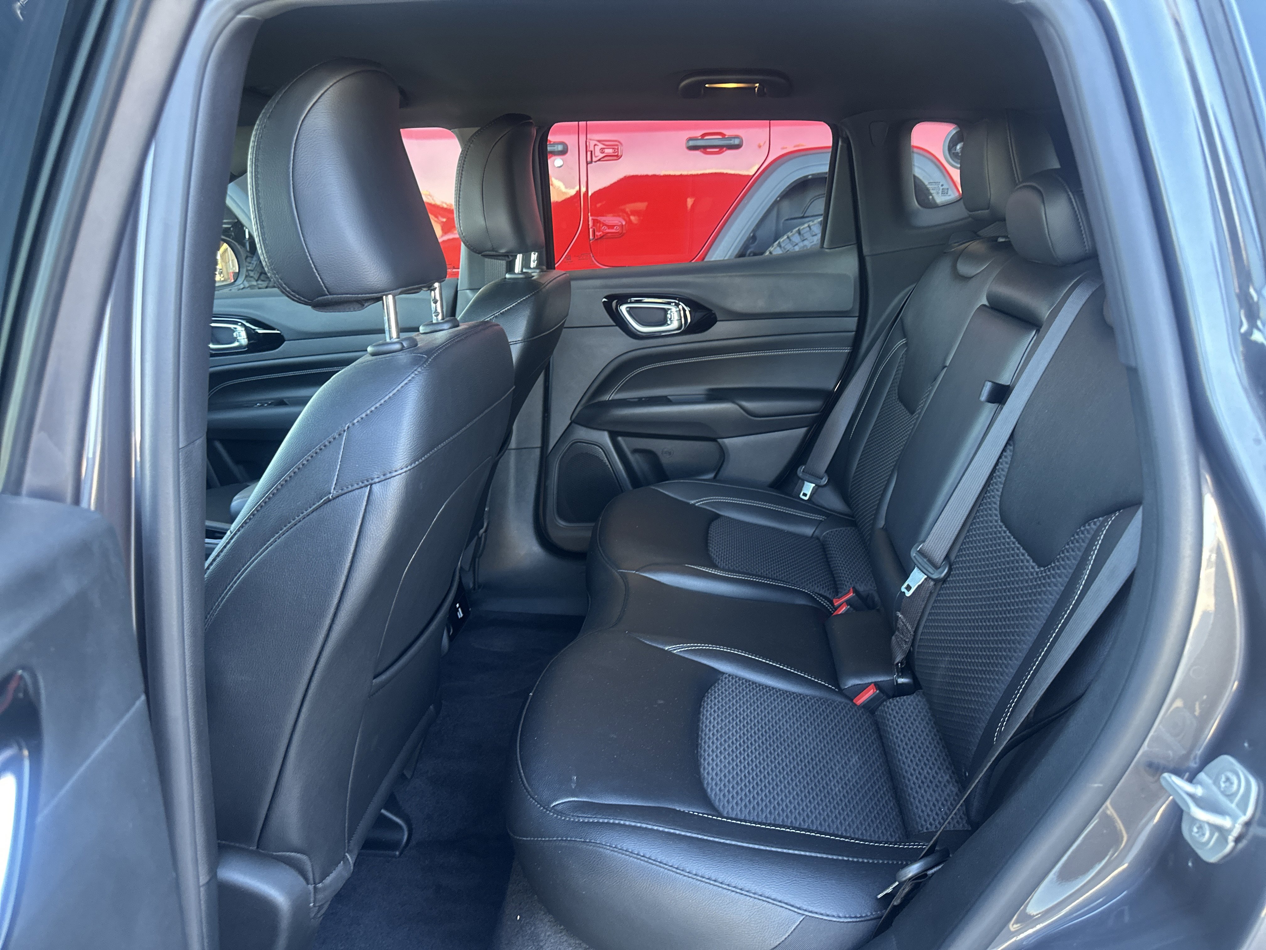 Used 2024 Jeep Compass Latitude w/ Convenience Group image 10