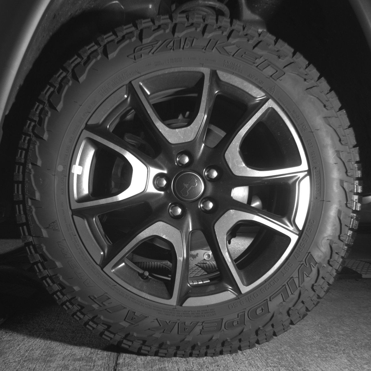 Used 2025 Jeep Compass Trailhawk image 14