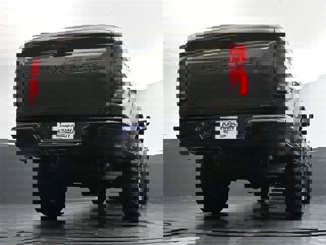 Used 2025 Chevrolet Colorado ZR2 w/ Technology Package image 30