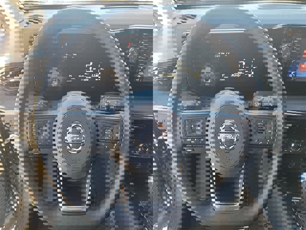 Used 2025 Nissan Kicks S image 21