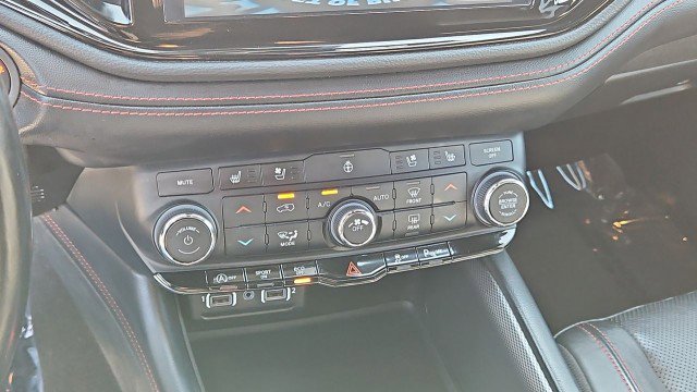 Used 2024 Dodge Durango GT AWD/4WD image 17