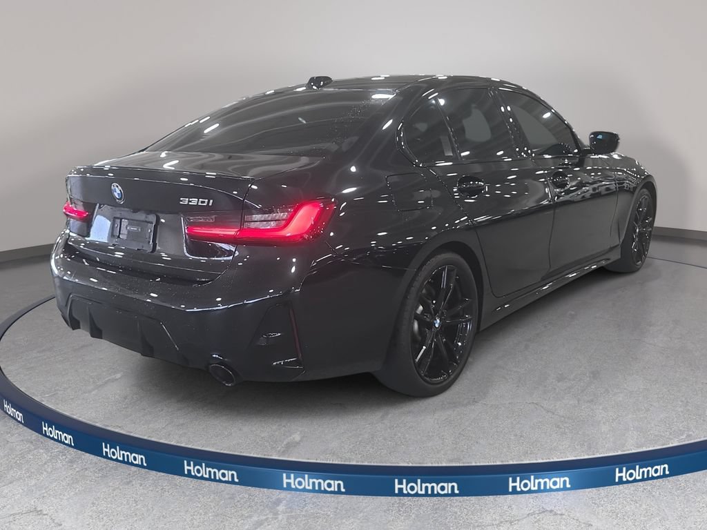 Used 2023 BMW 330i Sedan w/ M Sport Package RWD image 5