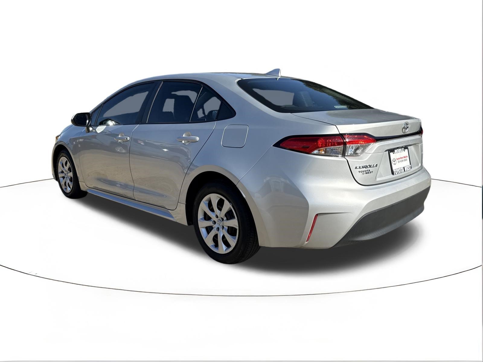 Used 2024 Toyota Corolla LE FWD image 5