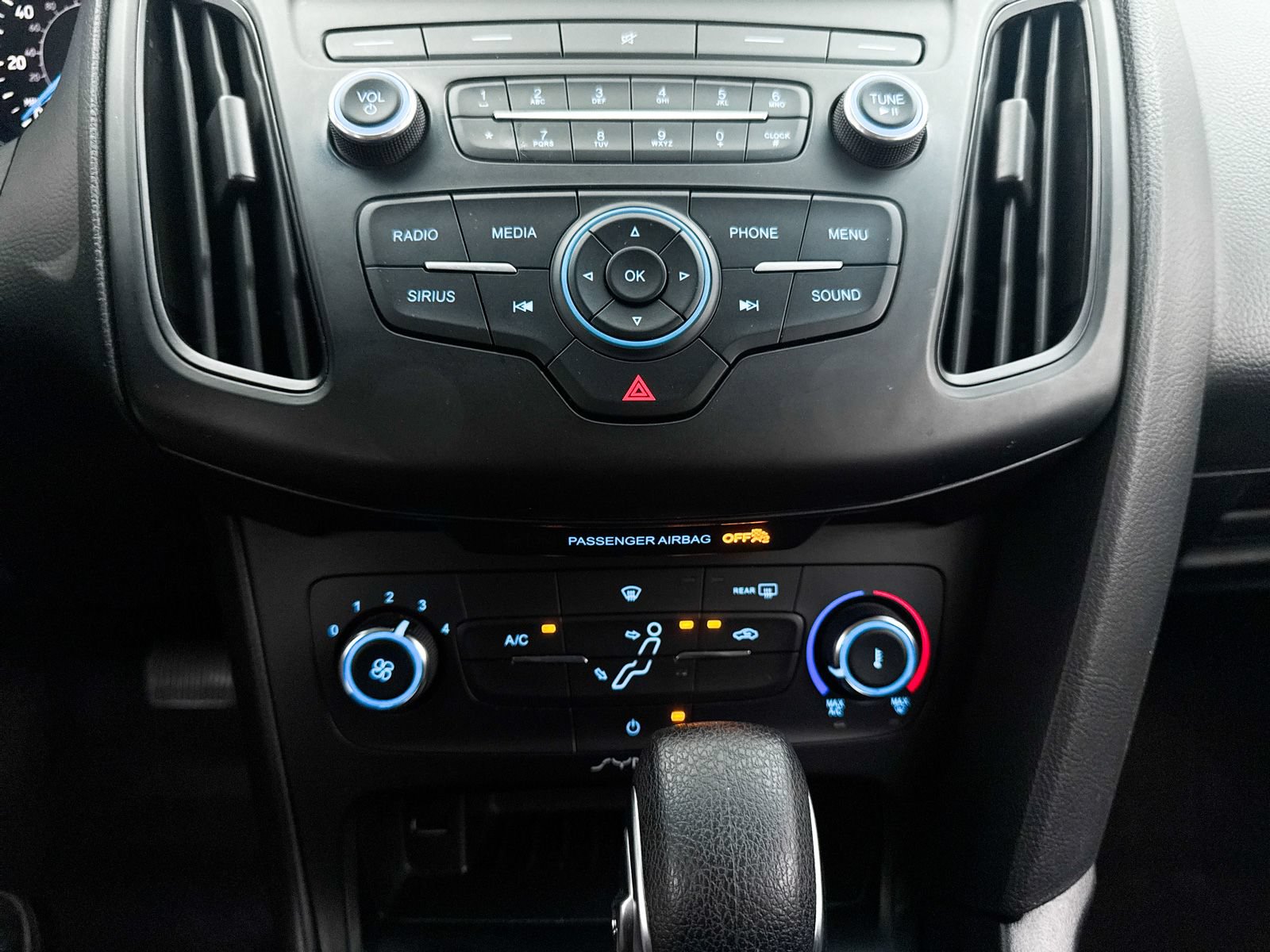 Used 2018 Ford Focus SE FWD image 17