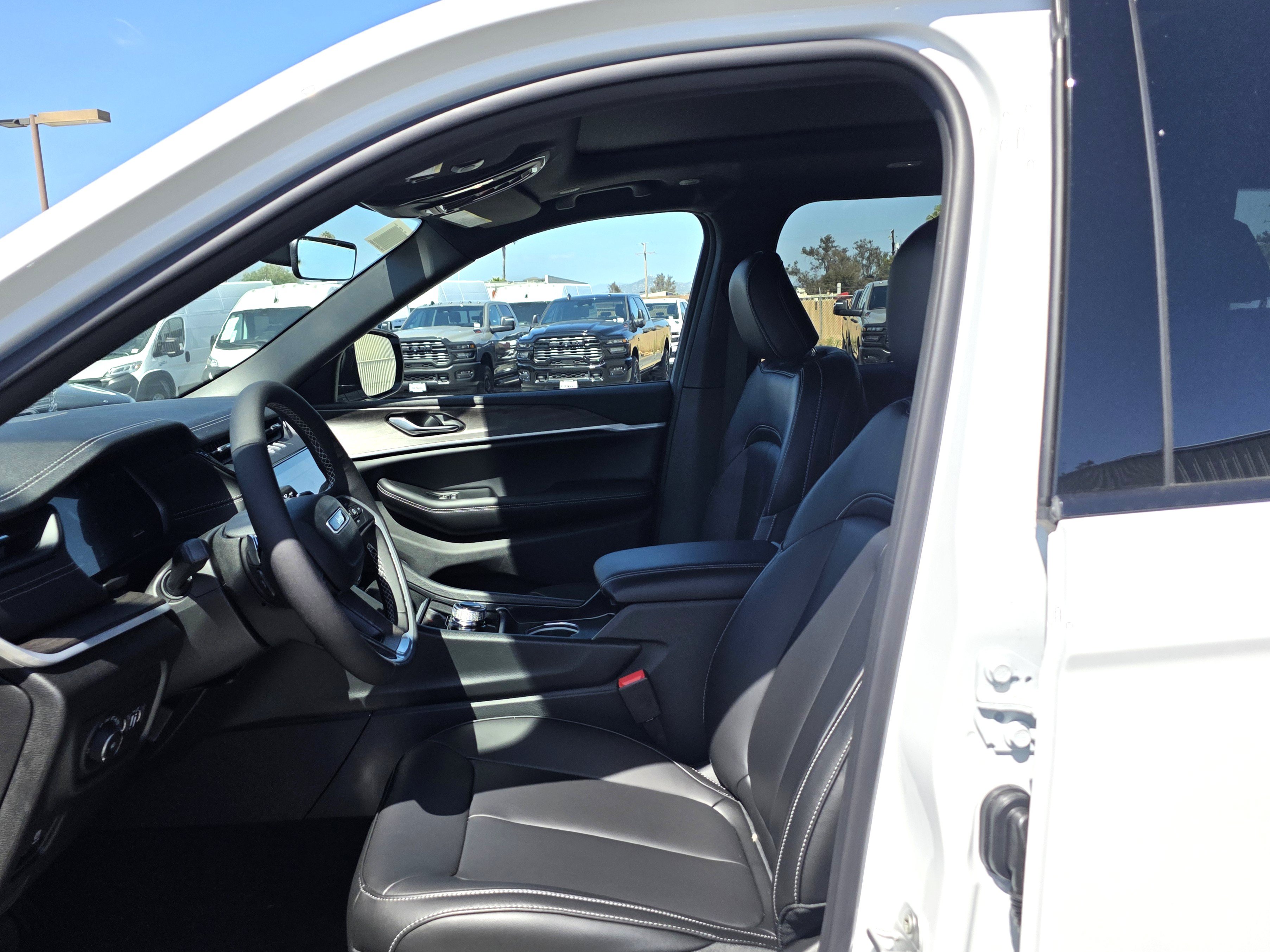 New 2026 Jeep Grand Cherokee L Limited RWD image 6