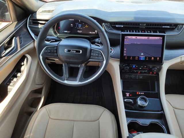 Used 2024 Jeep Grand Cherokee L Limited w/ Luxury Tech Group II AWD/4WD image 12