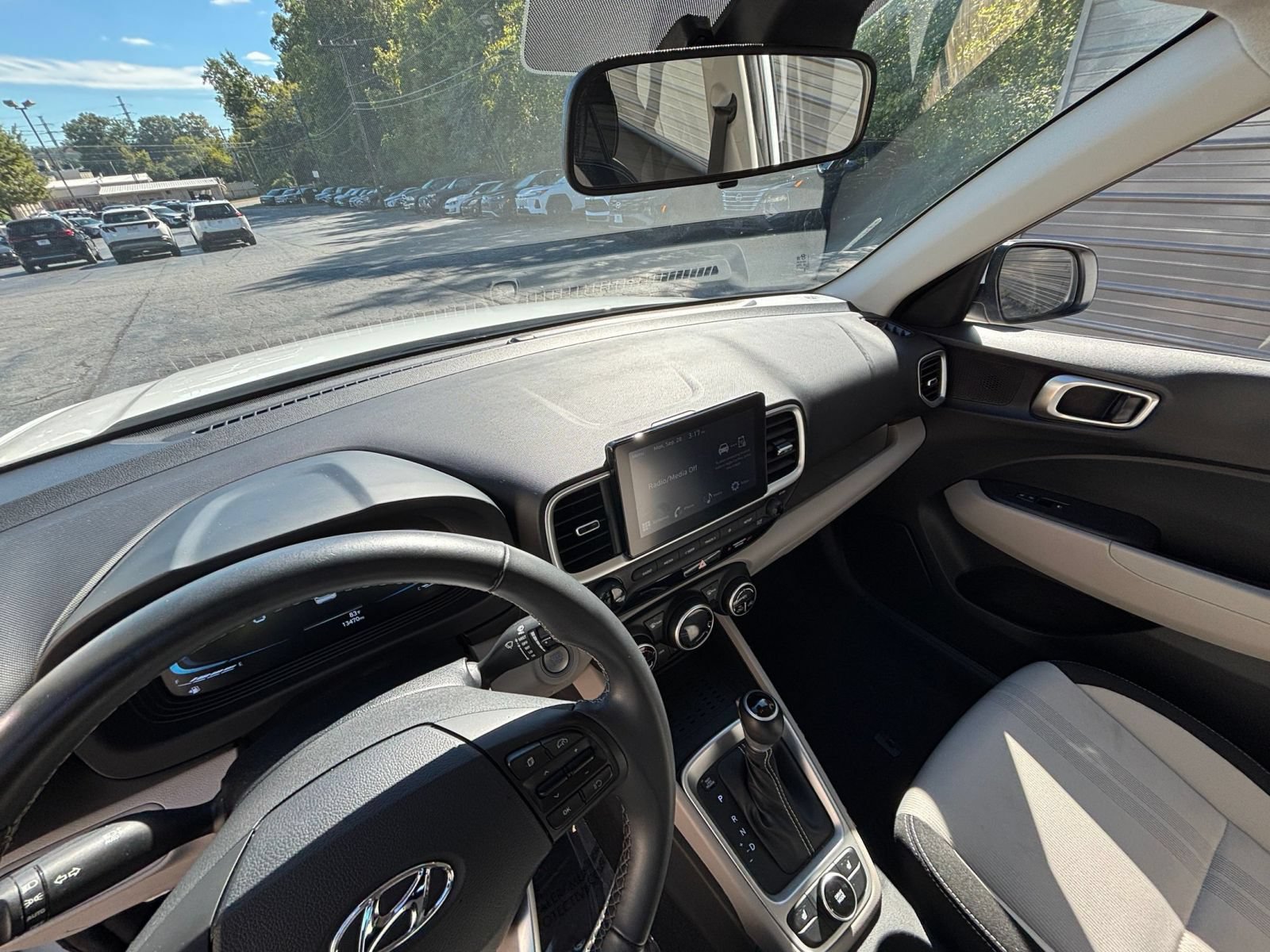 Used 2026 Hyundai Venue SEL FWD image 29