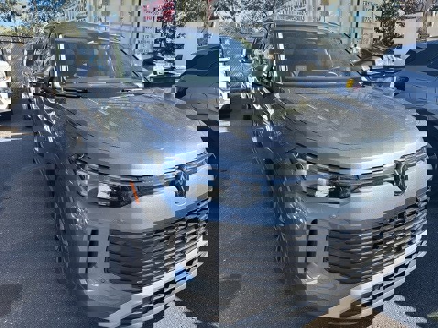 Used 2025 Volkswagen Tiguan S image 16