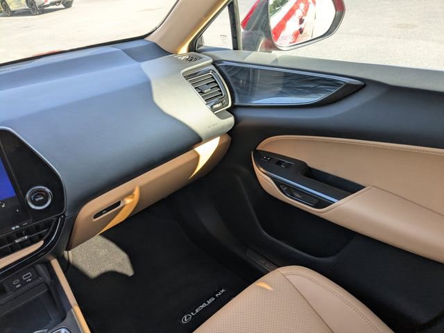 Used 2025 Lexus NX 250 FWD w/ Towing Package (2000 Lbs) image 17