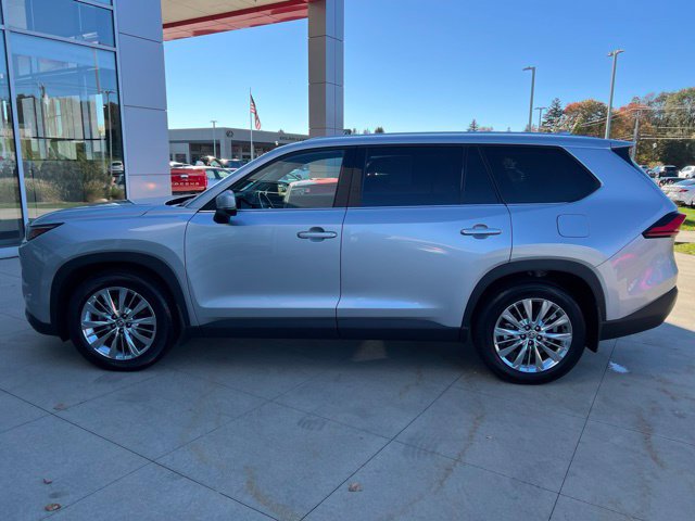 Used 2024 Toyota Grand Highlander AWD image 6