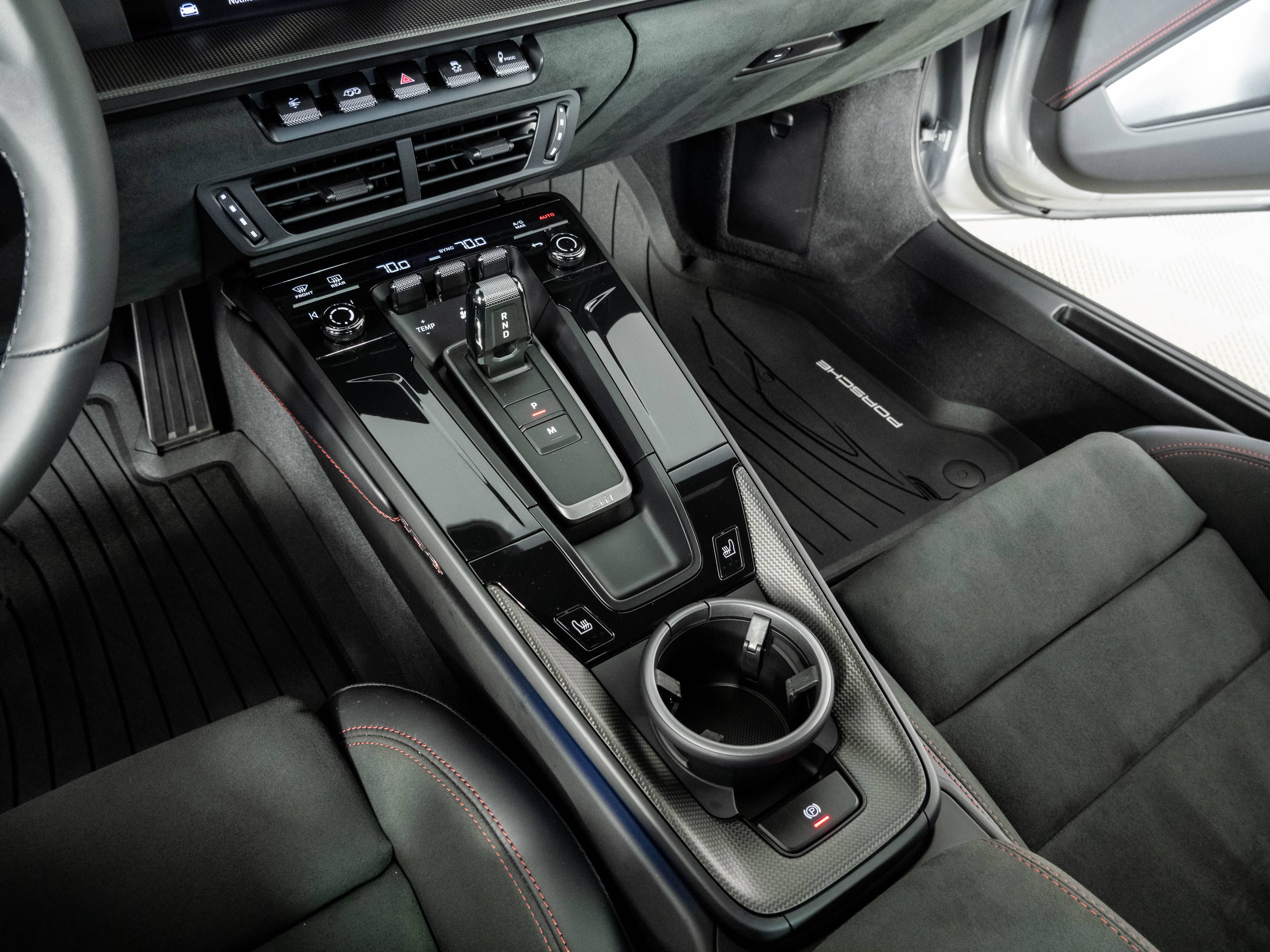 Certified 2025 Porsche 911 Carrera GTS RWD image 18