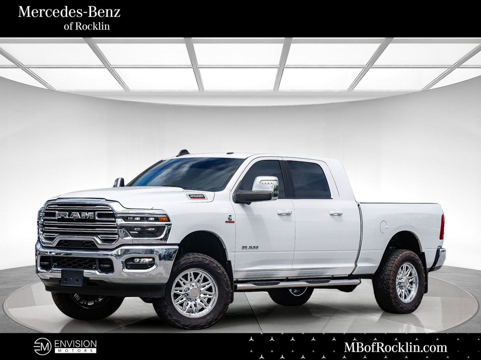 Used 2025 RAM 2500 Laramie w/ Towing Technology Group AWD/4WD image 1