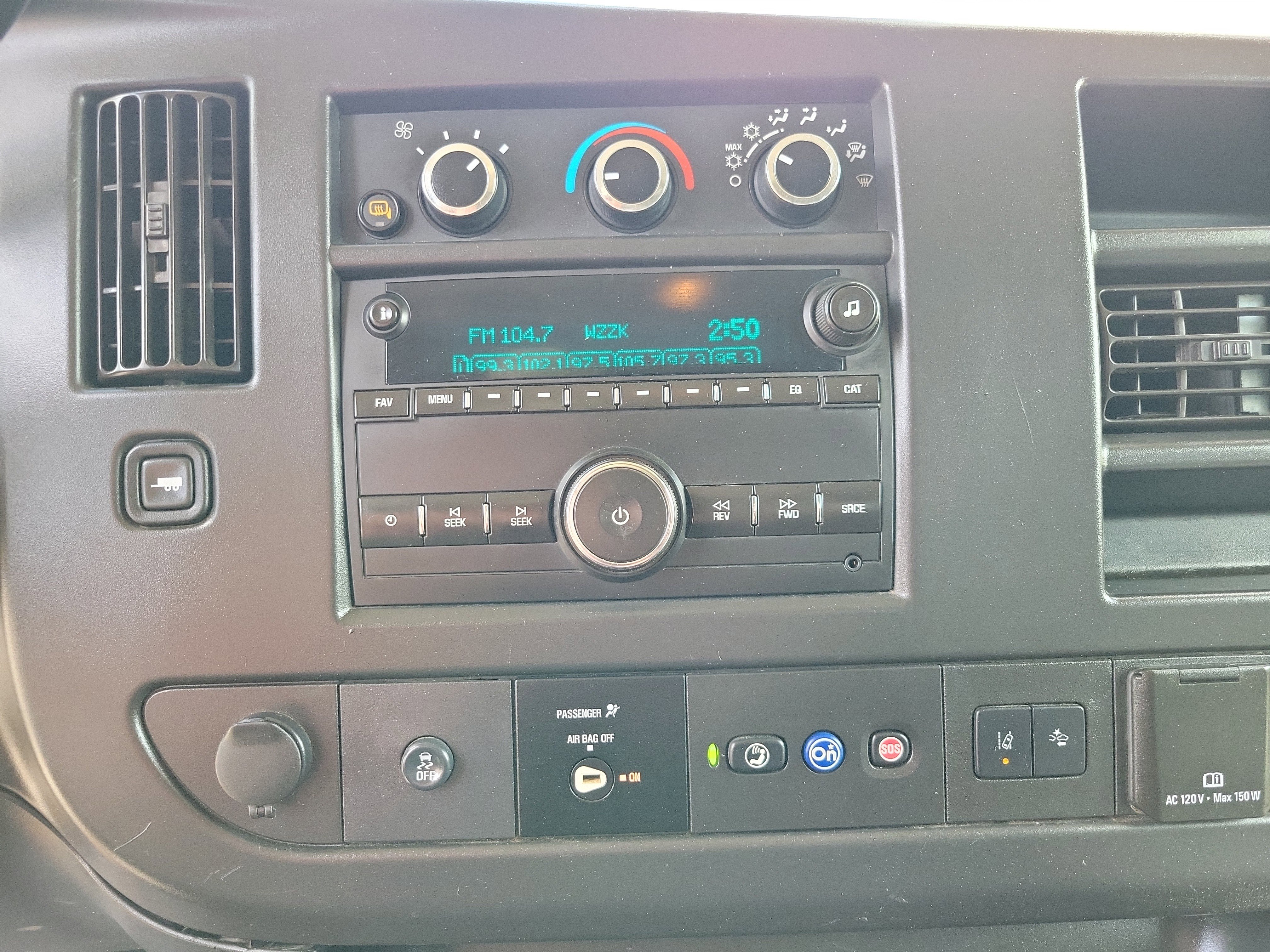 Used 2019 Chevrolet Express 3500 LT w/ LT Preferred Equipment Group RWD image 9