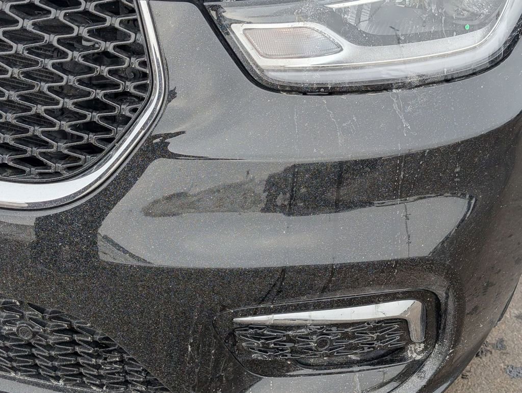 Used 2023 Chrysler Pacifica Touring-L image 11