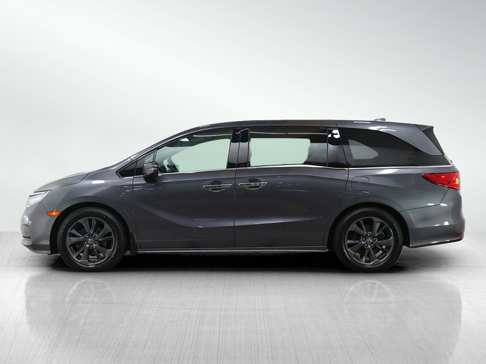 Used 2022 Honda Odyssey Touring image 2