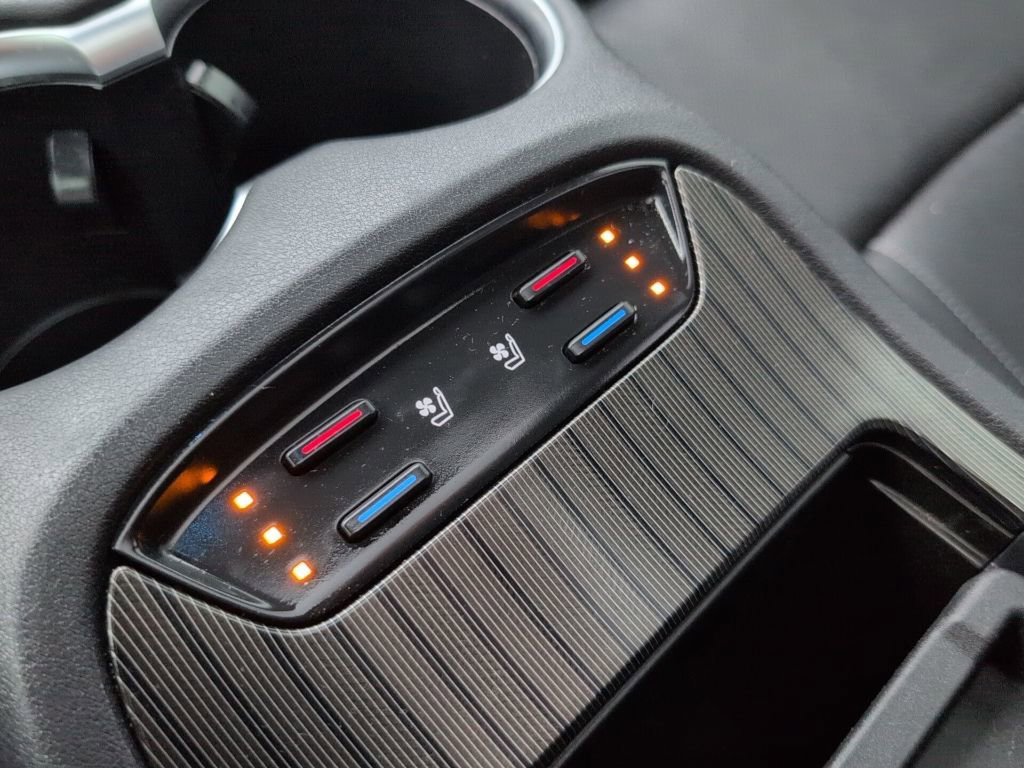 Certified 2023 Toyota Venza Limited image 32