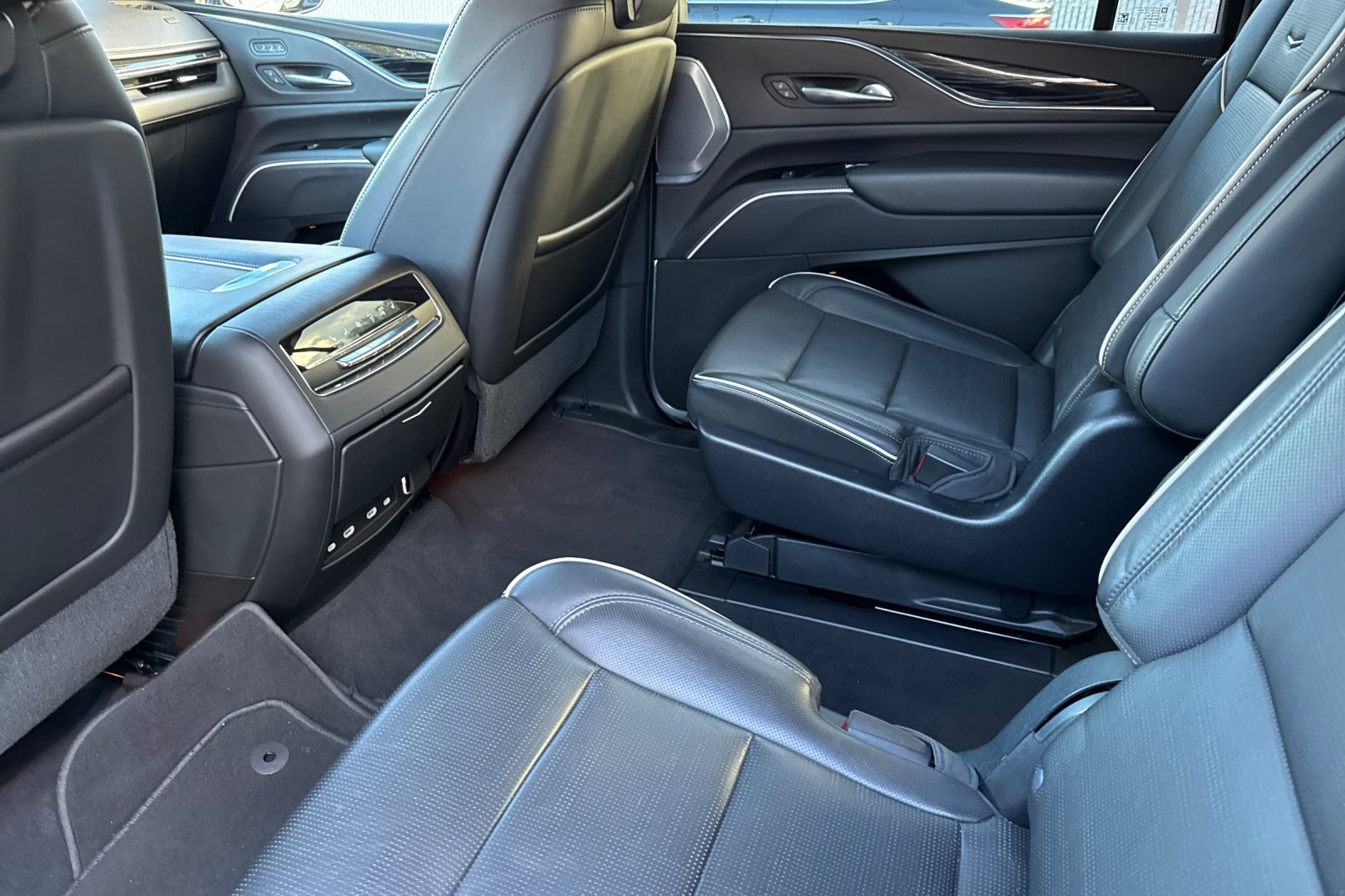 Used 2021 Cadillac Escalade ESV Sport w/ Driver Assist Tech Package image 12