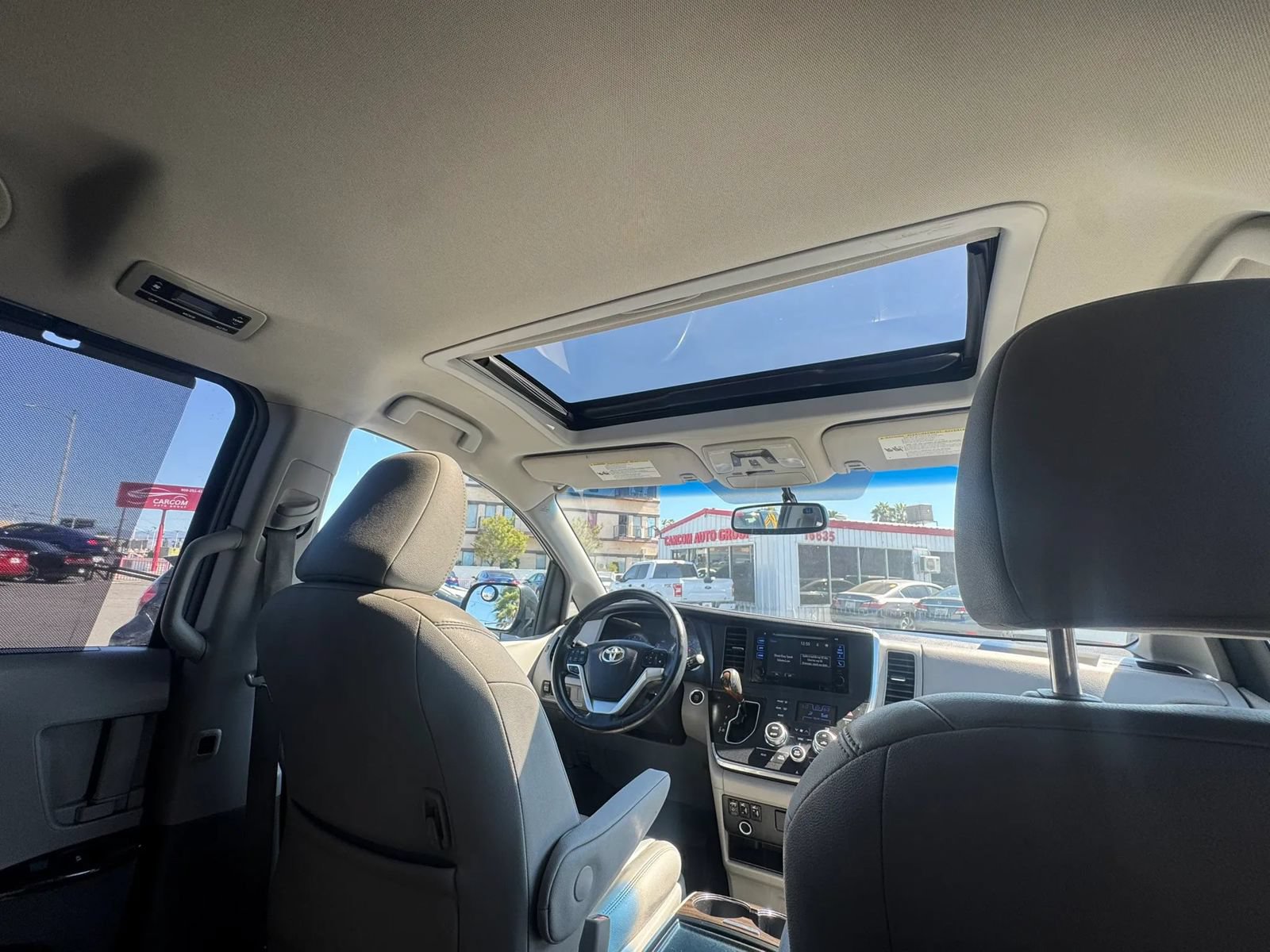 Used 2016 Toyota Sienna XLE w/ XLE Navigation Package FWD image 23