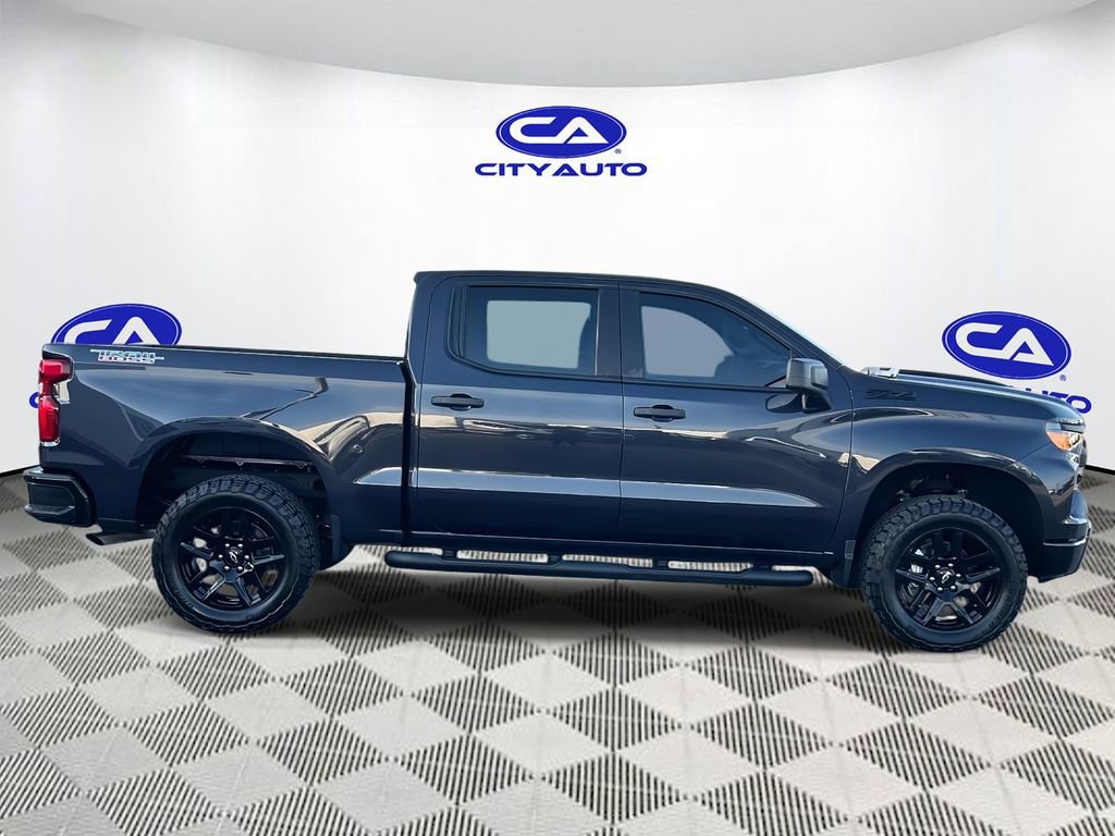 Used 2024 Chevrolet Silverado 1500 Custom Trail Boss w/ Turbomax Blackout Package image 2