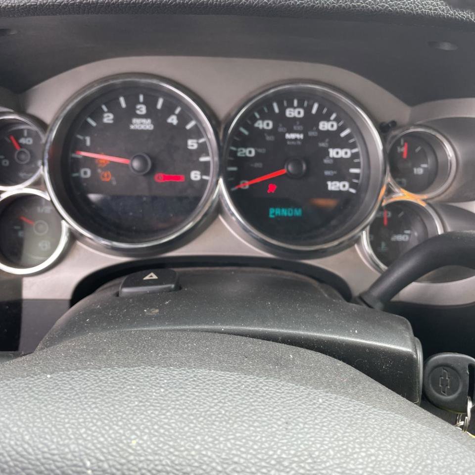 Used 2010 Chevrolet Silverado 1500 LT w/ Power Pack Plus AWD/4WD image 13