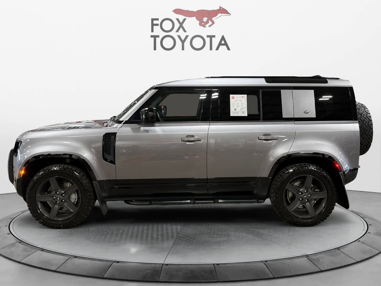 Used 2022 Land Rover Defender 110 X-Dynamic SE AWD/4WD image 3