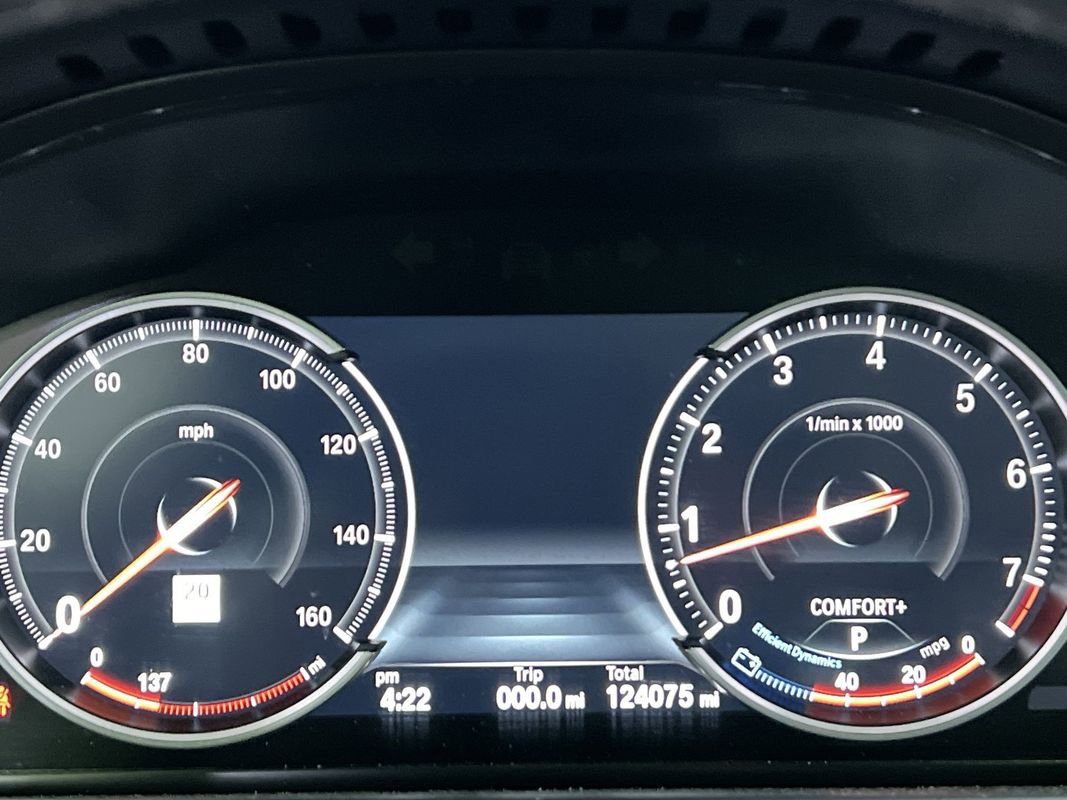 Used 2015 BMW 750Li xDrive AWD/4WD image 19