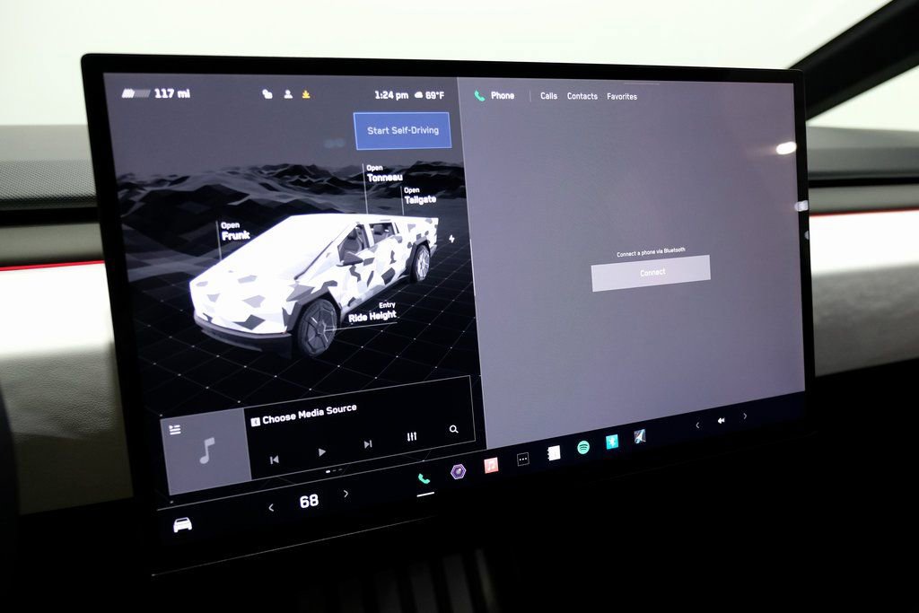 Used 2024 Tesla Cybertruck AWD Crew Cab image 30