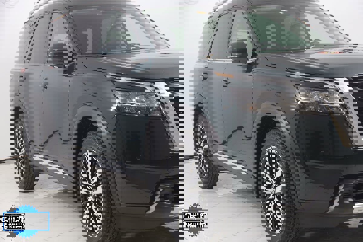 Used 2024 Nissan Pathfinder Platinum w/ Cargo Package image 41