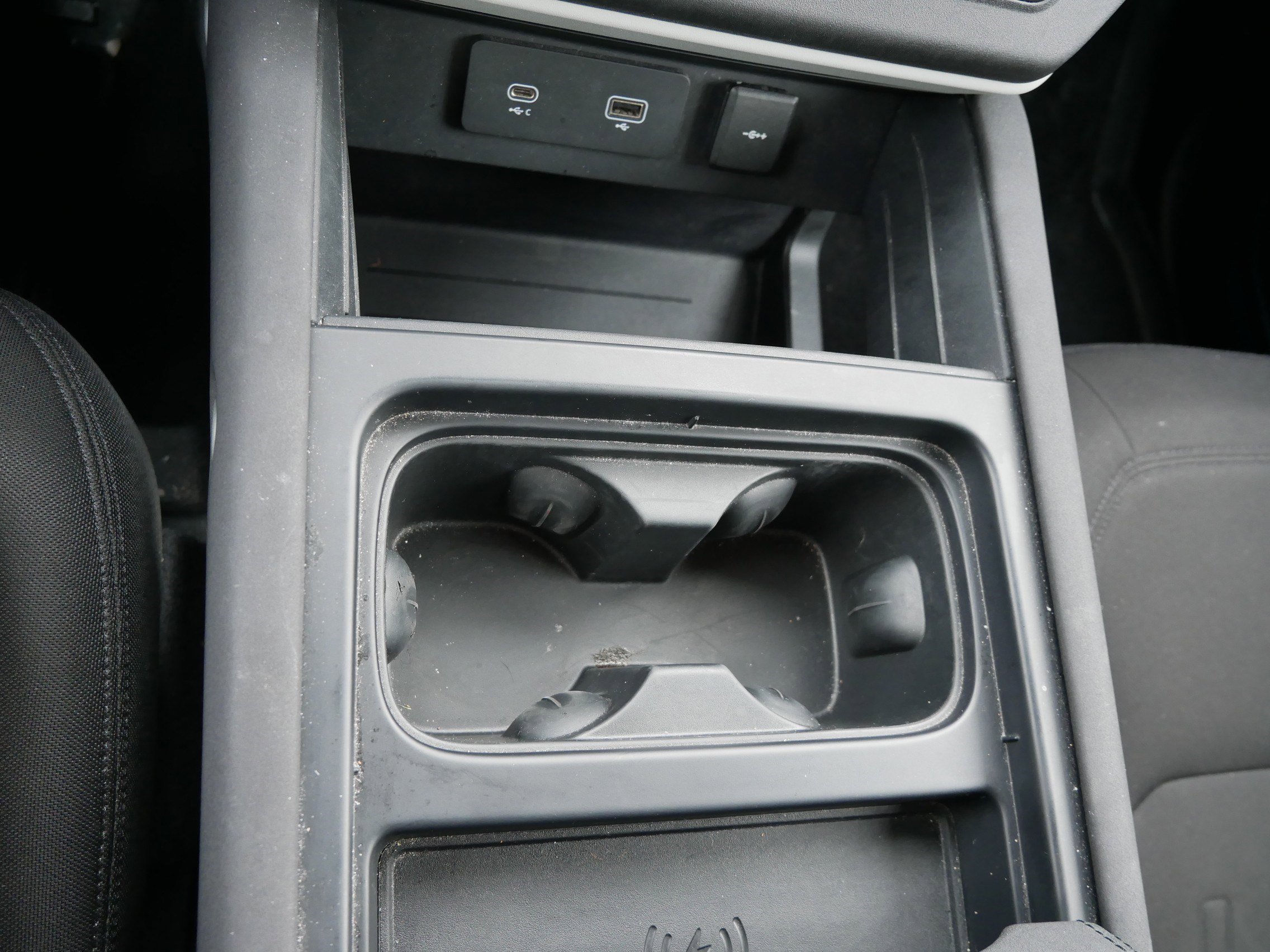 Used 2022 Land Rover Defender 110 image 24