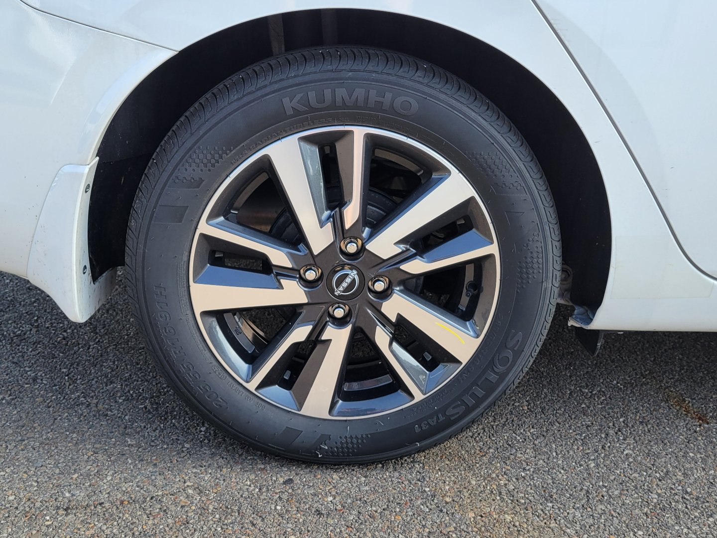 Certified 2025 Nissan Versa S w/ S Plus Package FWD image 5