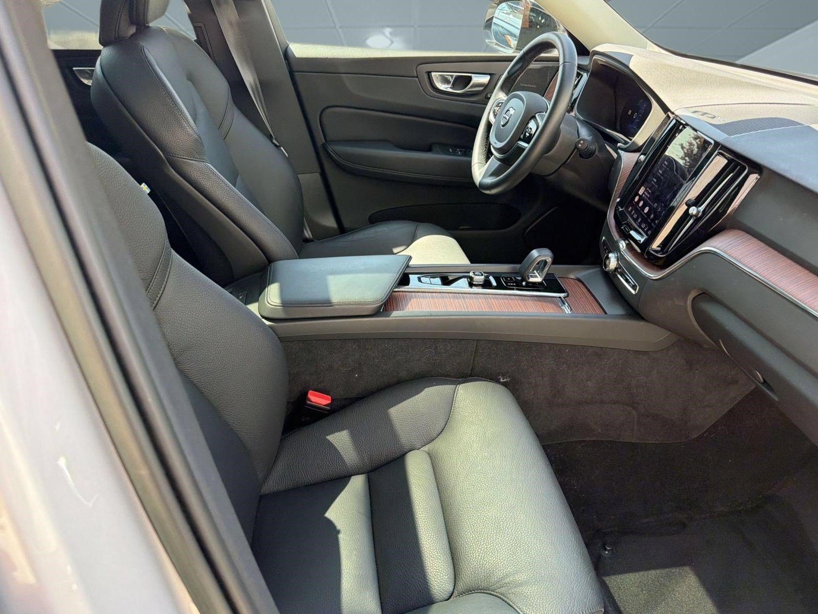 Certified 2023 Volvo XC60 T8 Plus w/ Climate Package AWD/4WD image 24