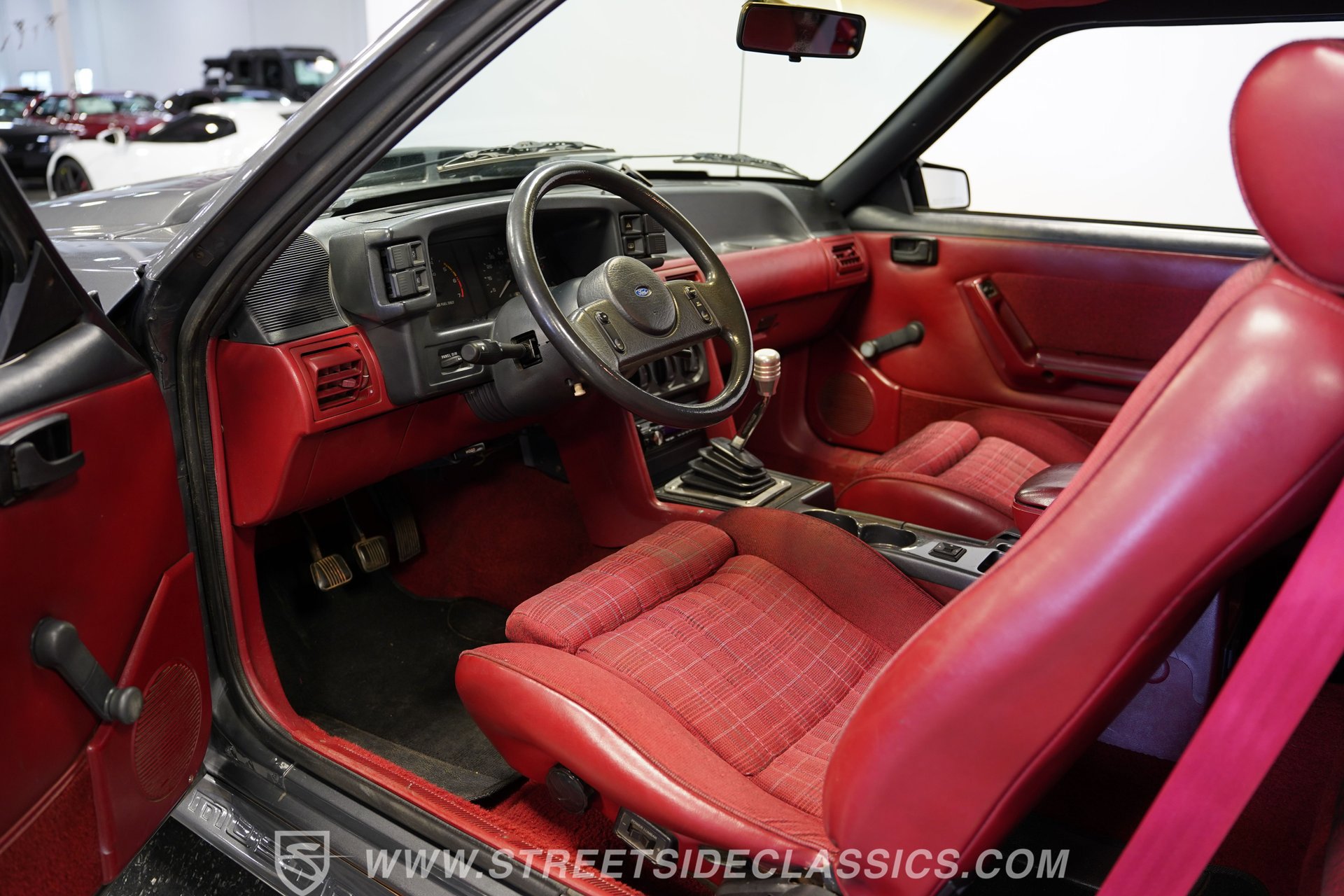Used 1987 Ford Mustang GT RWD image 4