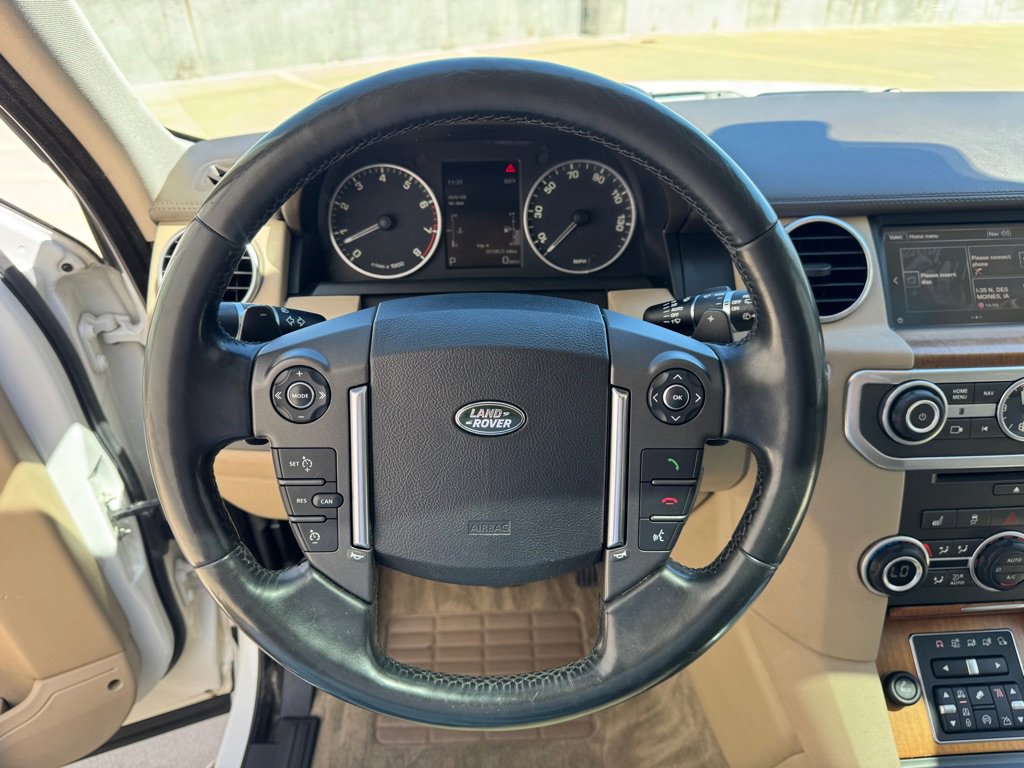Used 2016 Land Rover LR4 HSE LUX AWD/4WD image 15