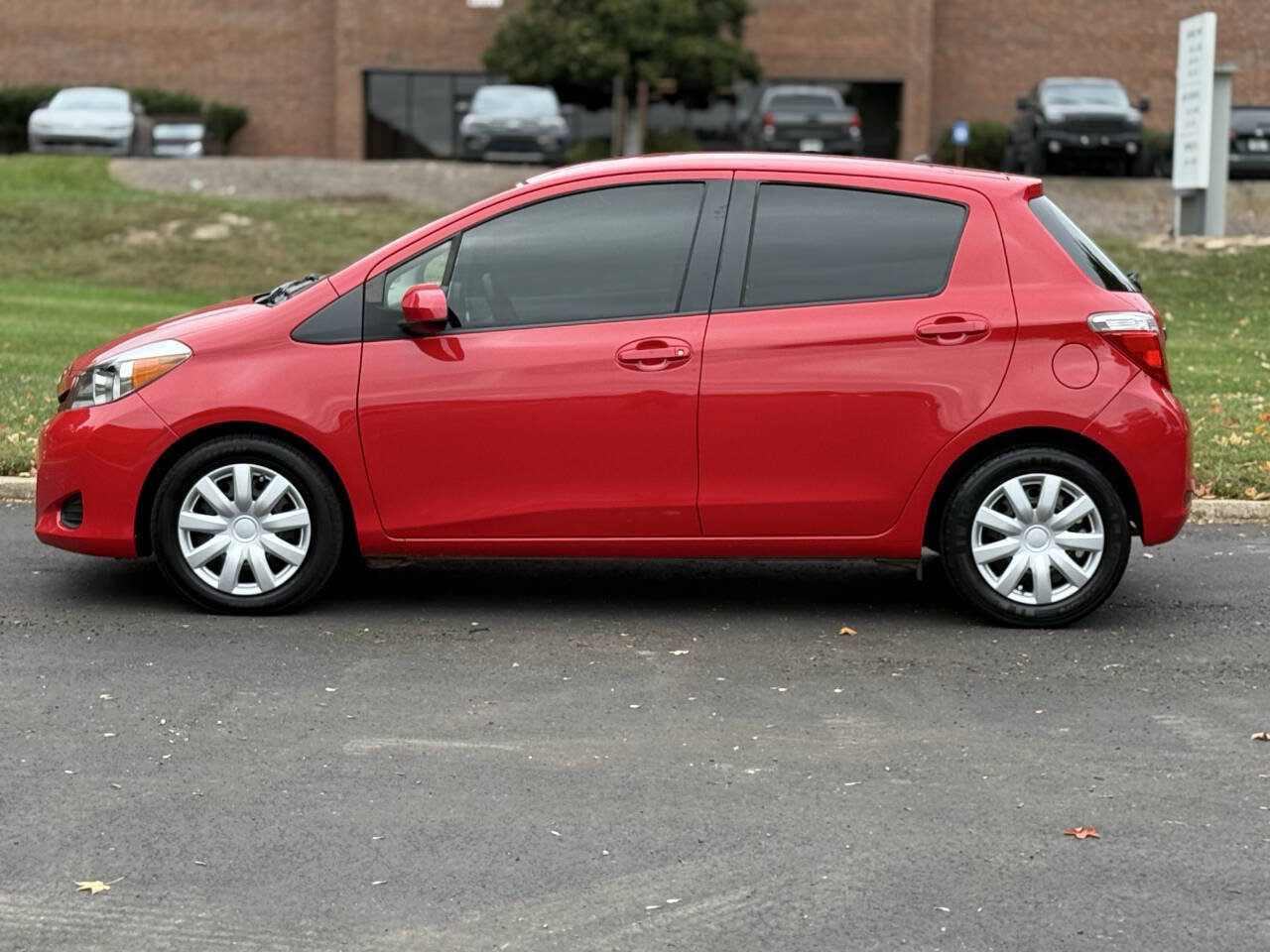 Used 2014 Toyota Yaris LE FWD image 6