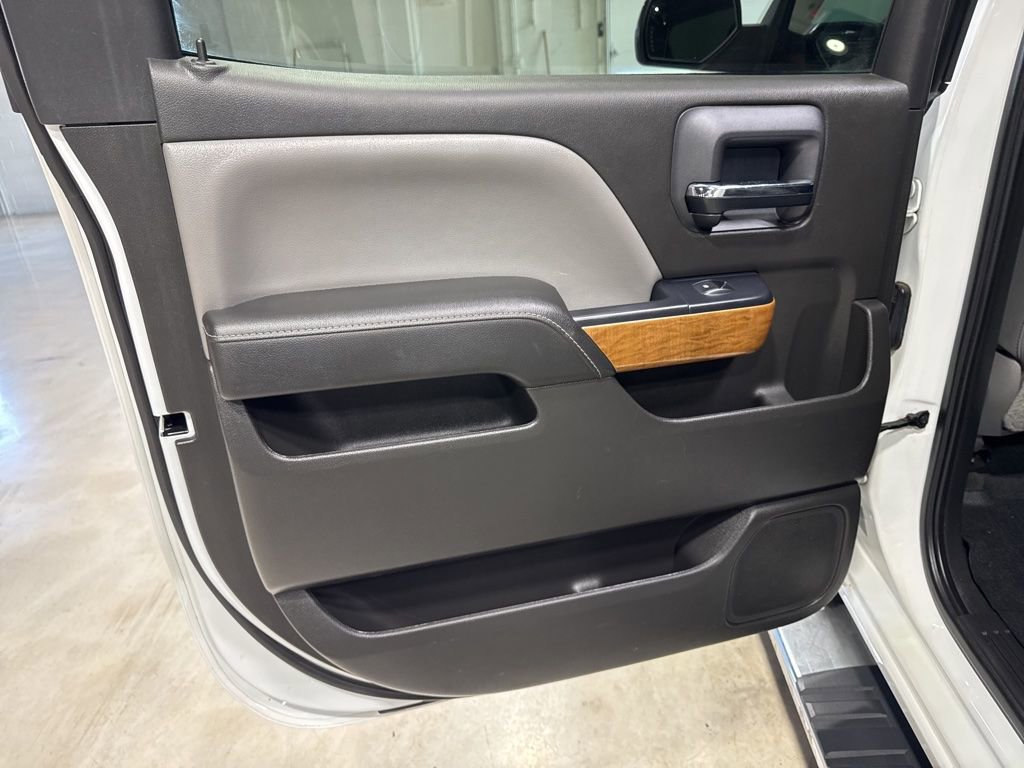 Used 2016 Chevrolet Silverado 1500 LTZ AWD/4WD image 40
