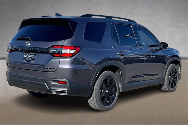 Used 2025 Honda Pilot Black Edition image 2