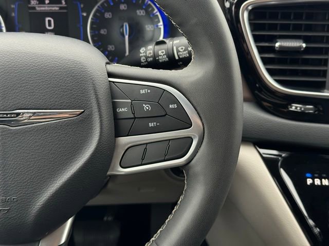 Used 2023 Chrysler Voyager LX image 23