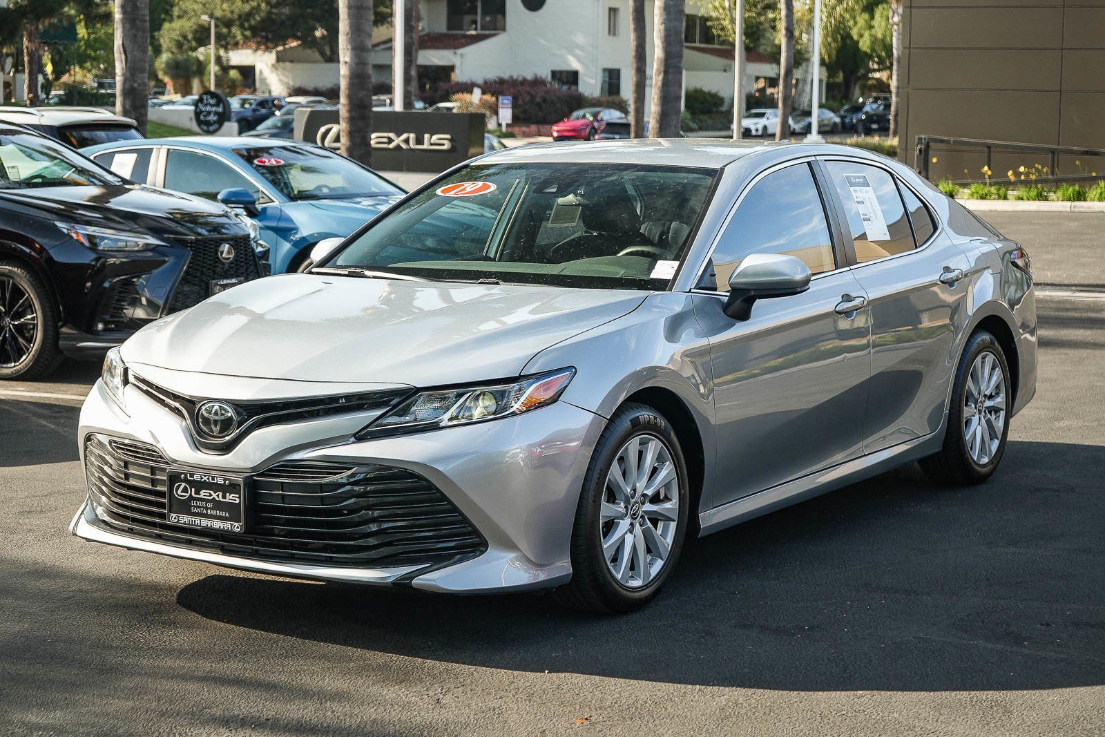 Used 2019 Toyota Camry LE w/ Carpet Mat Package FWD image 3