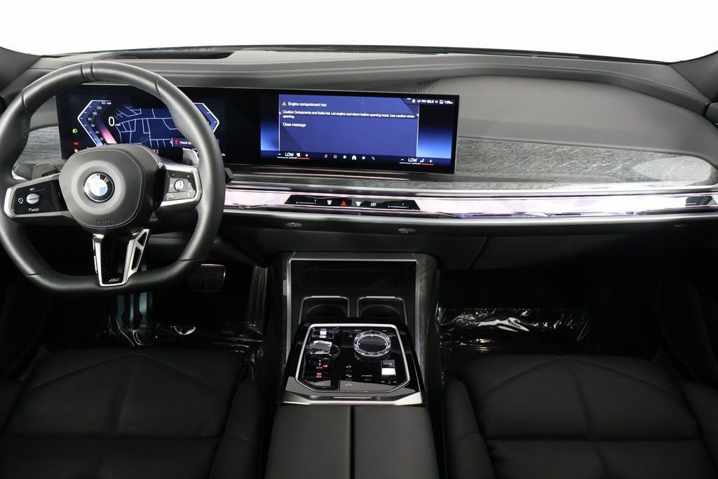 Used 2023 BMW 740i w/ Parking Assistance Package RWD image 7