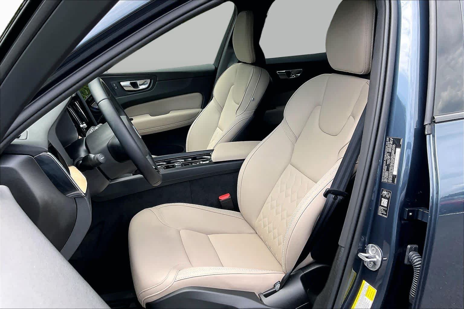 Used 2026 Volvo XC60 B5 Plus w/ Climate Package AWD/4WD image 7