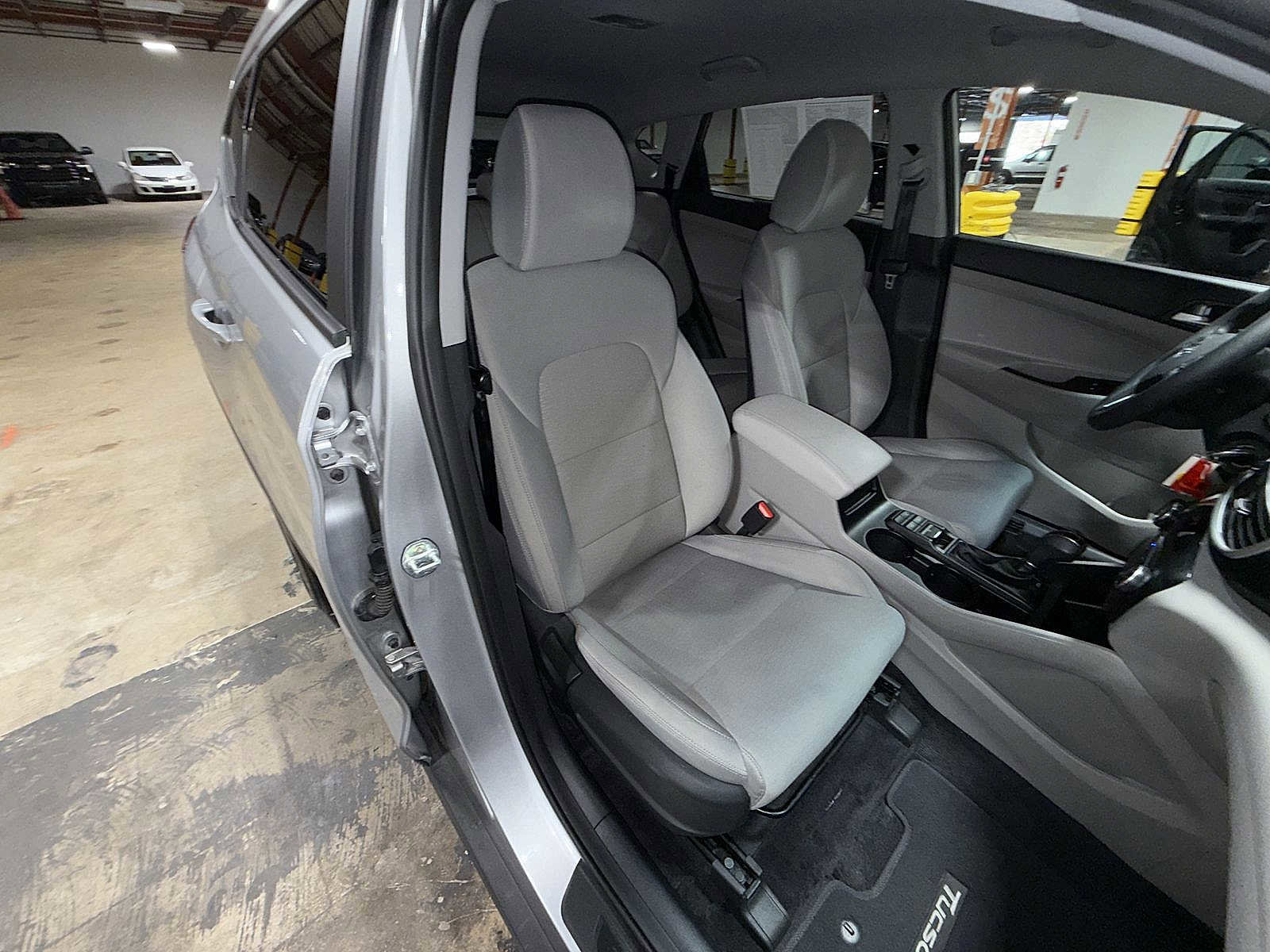 Used 2020 Hyundai Tucson SE image 16